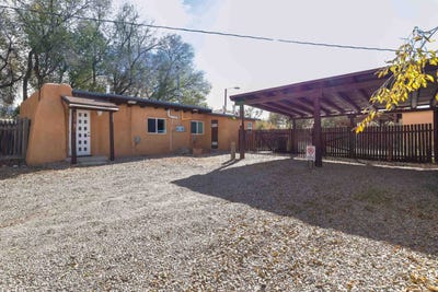/international/us/104-brooks-street-taos-nm-110095875307/