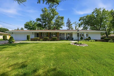 /international/us/17413-emerson-avenue-hazel-crest-il-110108399248/