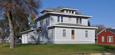 /international/us/1101-foster-ne-ave-cooperstown-nd-110103238817/