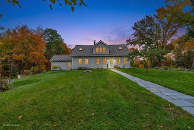 /international/us/61-63-bowden-point-road-prospect-me-110120152402/