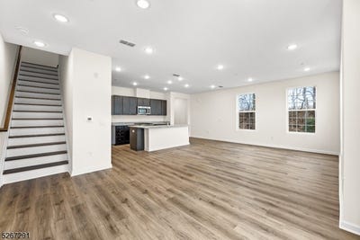 /international/us/86-depot-way-dunellen-boro-nj-110108384634/