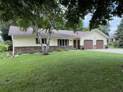 /international/us/421-12th-ave-ne-sibley-ia-110101236237/