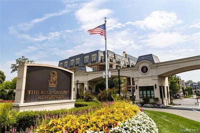 /international/us/6000-royal-court-north-hills-ny-110108141627/