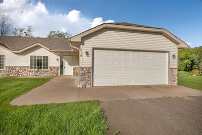 /international/us/214-appaloosa-court-braham-mn-110106567821/