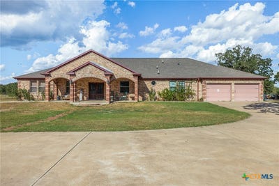 /international/us/1102-private-road-2332-giddings-tx-110108502856/