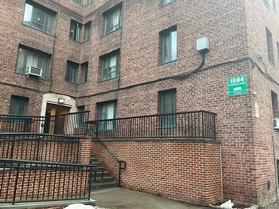 /international/us/1594-metropolitan-avenue-bronx-ny-110107844758/