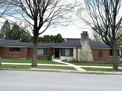 /international/us/7139-w-cortland-street-chicago-il-110107396924/