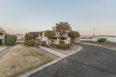 /international/us/1701-dinuba-avenue-selma-ca-110108932859/
