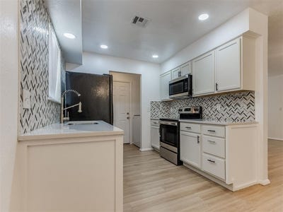 /international/us/405-woodland-drive-midwest-city-ok-110110296124/