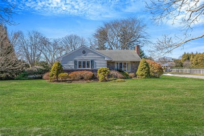 /international/us/294-sayville-boulevard-sayville-ny-110106311622/