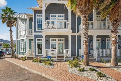 /international/us/120-n-social-circle-port-aransas-tx-110103396438/