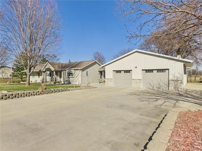 /international/us/304-12th-avenue-se-melrose-mn-110107277367/