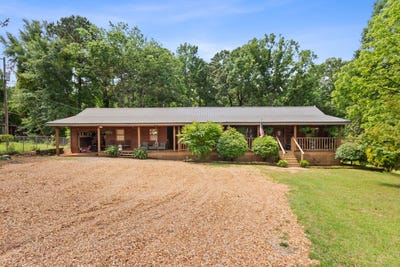 /international/us/133-castlewood-dr-greensboro-al-110100871169/