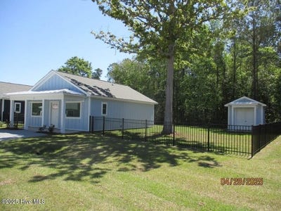 /international/us/113-long-pond-loop-swansboro-nc-110108480345/