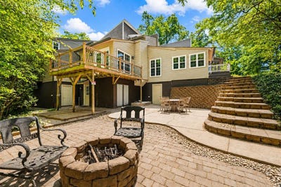 /international/us/125-houston-street-clemson-sc-110107830215/