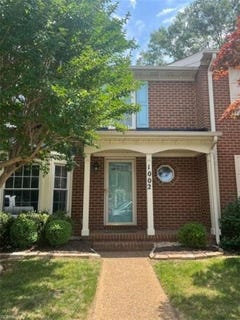 /international/us/1002-colonial-meadows-way-virginia-beach-va-110108585368/
