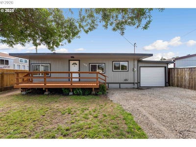 /international/us/165-n-15th-st-lakeside-or-110109208333/