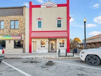 /international/us/905-delta-avenue-gladstone-mi-110106810881/