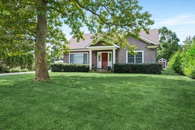 /international/us/8-bayberry-lane-east-quogue-ny-110110274077/