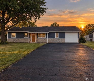 /international/us/403-prince-charles-drive-o-fallon-mo-110110229634/
