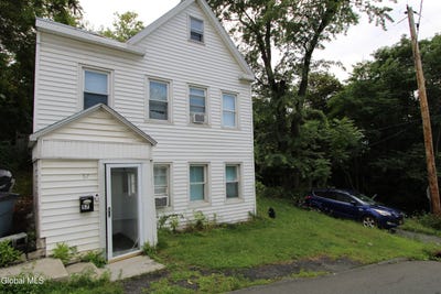 /international/us/57-mann-avenue-troy-ny-110119471347/