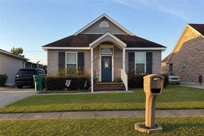 /international/us/5237-warwick-drive-marrero-la-110120760971/