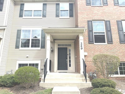 /international/us/249-lakeshore-drive-oswego-il-110107311818/