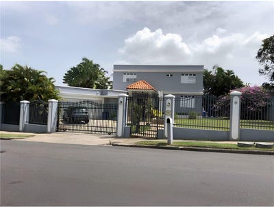 /international/us/j2-church-street-guaynabo-pr-110108987351/