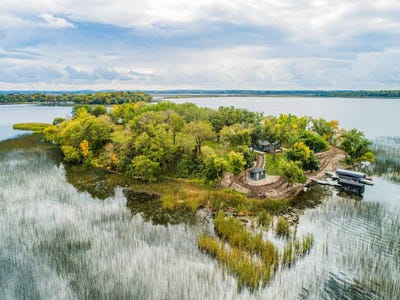 /international/us/23040-s-lizzie-isle-pelican-rapids-mn-110107305988/