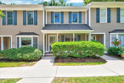 /international/us/123-forest-oaks-drive-durham-nc-110101135955/