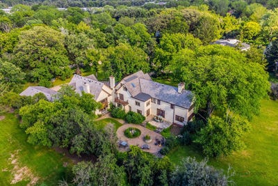 /international/us/1380-valley-road-bannockburn-il-110103264159/