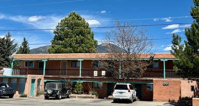 /international/us/611-paseo-del-pueblo-norte-6-taos-nm-110107729961/
