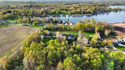 /international/us/8655-heron-court-watervliet-mi-110110233130/