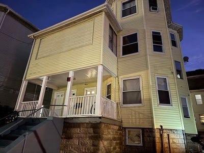/international/us/639-beach-street-revere-ma-110106379721/