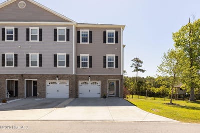 /international/us/400-garland-shores-drive-hubert-nc-110107482704/