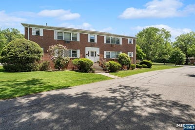 /international/us/3-rustic-circle-montvale-nj-110108425528/