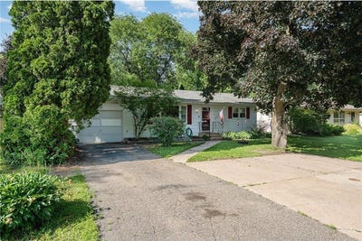 /international/us/13160-n-2nd-avenue-lindstrom-mn-110100833536/