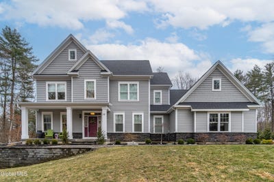 /international/us/10-jennifer-lane-ballston-spa-ny-110106527489/