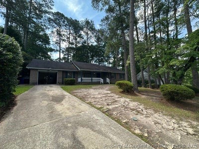 /international/us/321-bahama-loop-fayetteville-nc-110108398200/