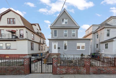 /international/us/423-beach-66th-street-arverne-ny-110105257043/