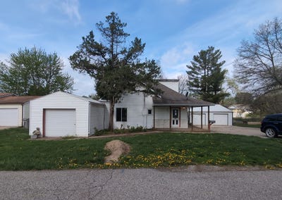 /international/us/421-s-8th-street-albia-ia-110107384018/