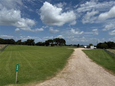 /international/us/584-birdsong-lane-gholson-tx-110100869635/