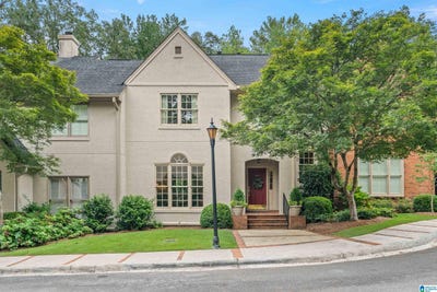 /international/us/2217-brookshire-place-mountain-brook-al-110101457387/