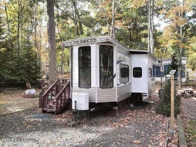 /international/us/100-acres-of-diamonds-drive-milford-pa-110120500019/