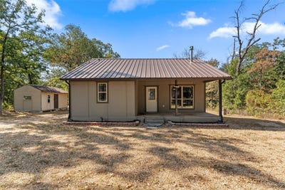 /international/us/211-david-crockett-trail-honey-grove-tx-110109999497/