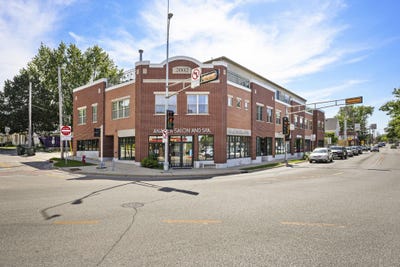 /international/us/2929-atwood-avenue-madison-wi-110108350185/