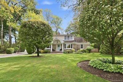 /international/us/12-woodland-avenue-syosset-ny-110108075999/