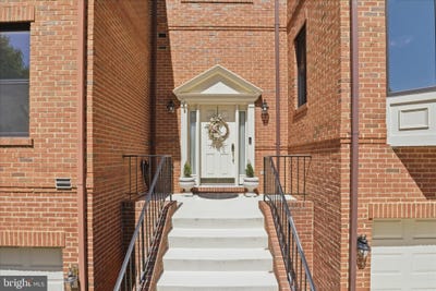 /international/us/1496-hampton-hill-circle-mclean-va-110108013839/