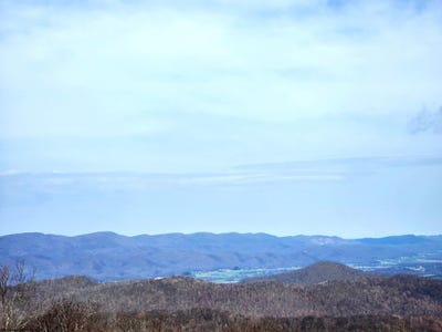 /international/us/harper-trail-valley-bend-wv-110098420988/