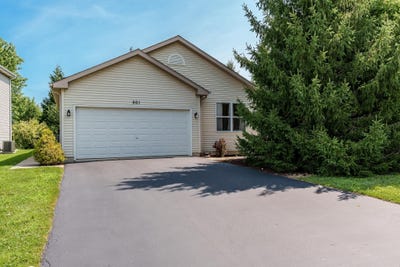 /international/us/901-n-oak-creek-genoa-il-110101245770/